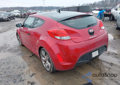 2012 Hyundai Veloster Base W/Red/Black z USA, uszkodzony, nr VIN KMHTC6AD0CU048101